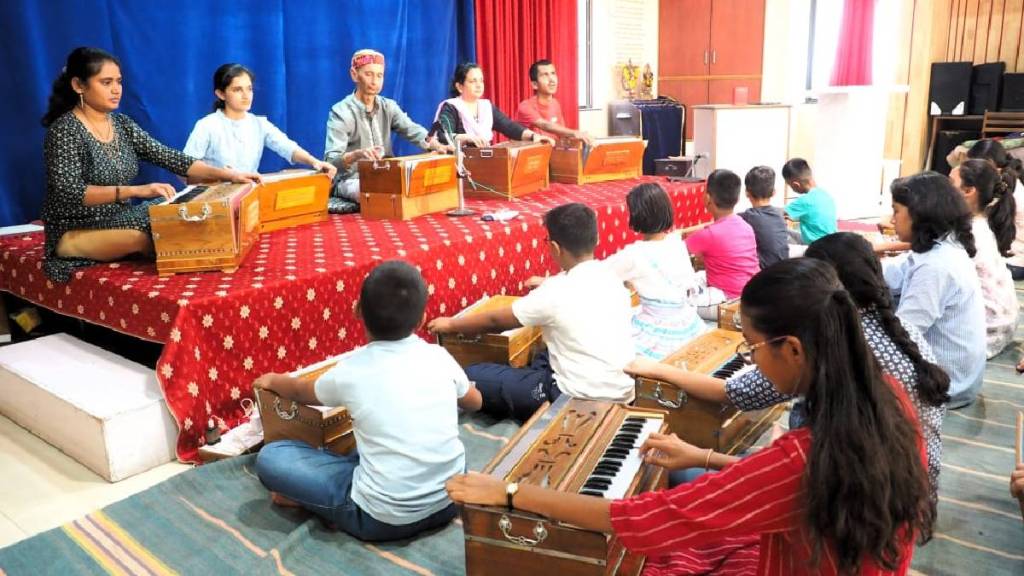gandharva mahavidyalaya completed 1008 hours of interactive musical practice from gudi Padwa to hanuman janmotsav