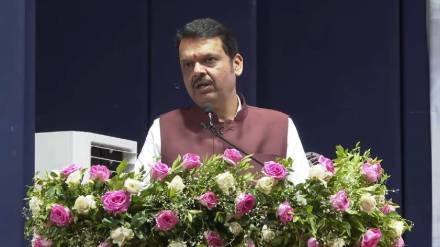 dont sell land where land acquisition is going to take place chief minister devendra fadnavis advised to farmers