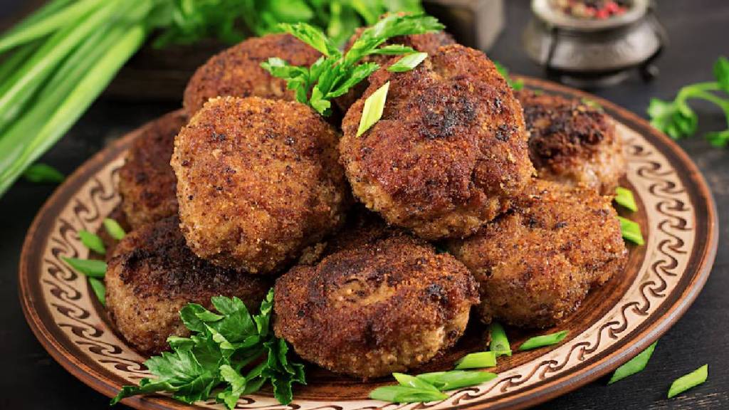 Make nutritious matki cutlets Make nutritious matki cutlets