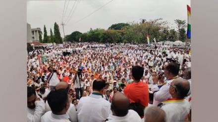 jain community protested at sangli collectorate against demolition of Parshvanath temple in Vile Parle