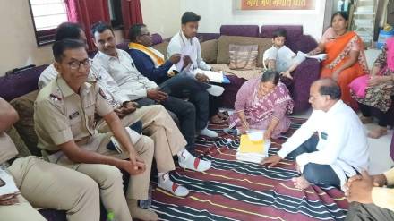 Raid , illegal moneylenders, Akola , moneylenders,