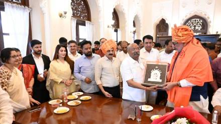 minister giriraj singh urged dkte to boost textile output through research and industry development