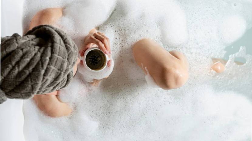 The countless benefits of taking a beer bath