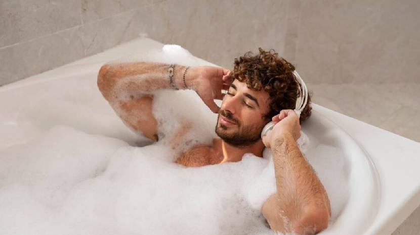 The countless benefits of taking a beer bath