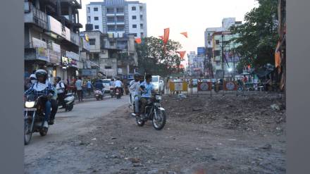 temple which obstructing traffic between manishnagar t point and Besa Chowk was finally relocated on Tuesday