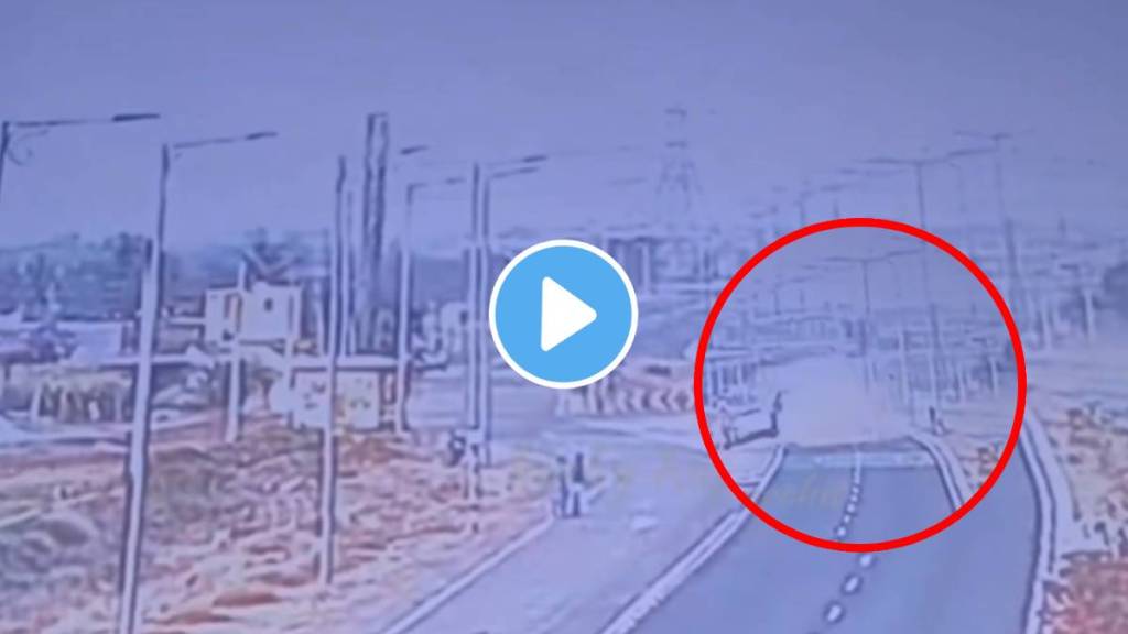 Accident shocking Viral Video 2 Dead As Car Flips Multiple Times, Man Thrown Out Of Vehicle in karnatak