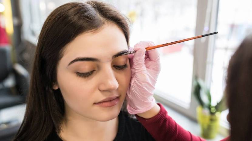 How do I make my eyebrows look good