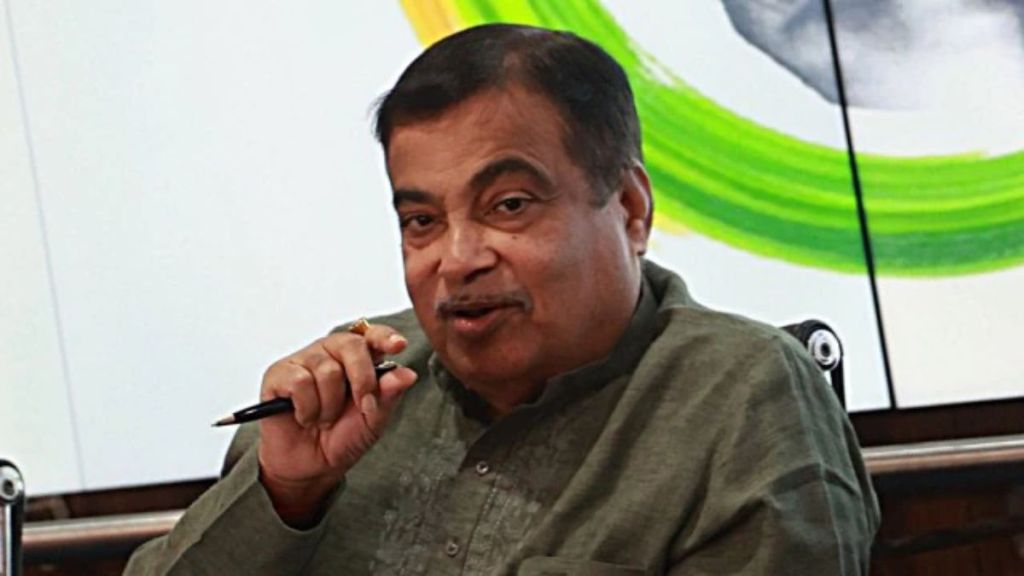 Union Minister Nitin Gadkari announces the reduction of toll charges in the next ten days. Union Minister Nitin Gadkari announces the reduction of toll charges in the next ten days.