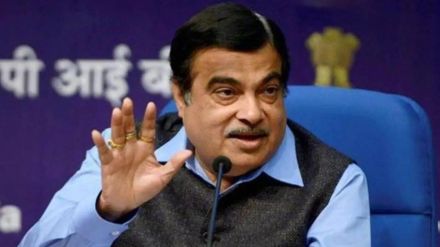 nitin gadkari Minister of Road Transport on delhi pollution said not stay in delhi more than 2 3 days