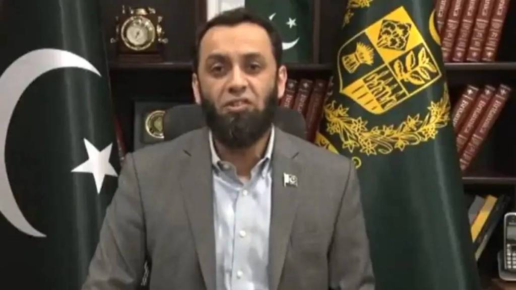 पाकिस्तानचे माहिती आणि प्रसारण मंत्री अत्तातुल्लाह तरार यांनी भारताकडून हल्ला होईल, असा दावा केला आहे. पाकिस्तानचे माहिती आणि प्रसारण मंत्री अत्तातुल्लाह तरार यांनी भारताकडून हल्ला होईल, असा दावा केला आहे.