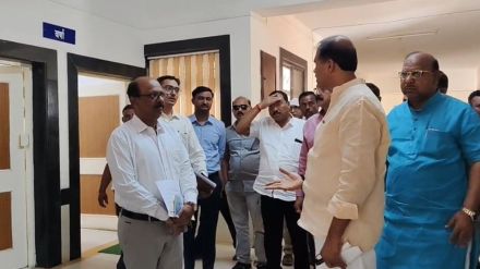 Guardian Minister Dr. Pankaj Rajesh Bhoyar reached Vishram Bhavan as per scheduled program but staff was missing