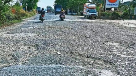 The road under Bokdvira Bridge is free of potholes