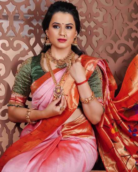 Prajakta Gaikwad Pink Muniya Paithani Saree