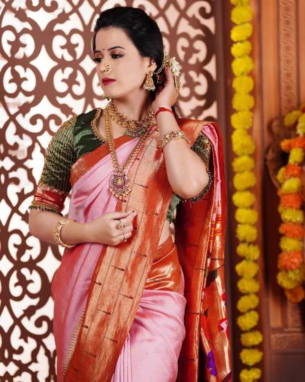 Prajakta Gaikwad Pink Muniya Paithani Saree