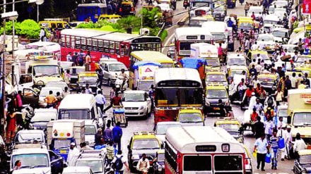 Road digging traffic jam police warn of action pune Road digging traffic jam police warn of action pune