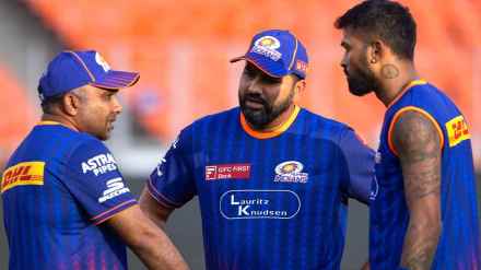 Rohit Sharma Out of Mumbai Indians Playing XI Against Lucknow Super Giants Due to Knee Injury IPL 2025