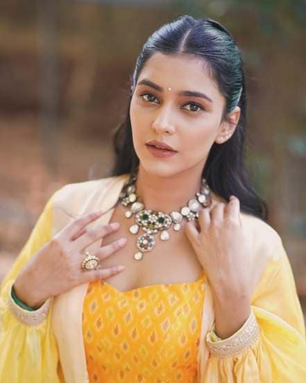 Shivani Mundhekar Yellow Co-Ord Set Look