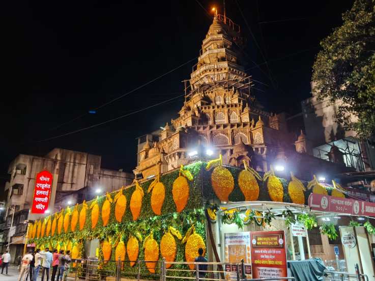 Shreemant Dagadusheth Halwai Ganpati Pune
