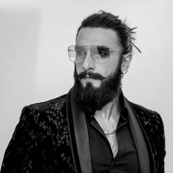 Ranveer Singh’s Dashing Look in Brown Suit and Beard Goes Viral Fans Love His Stylish Poses