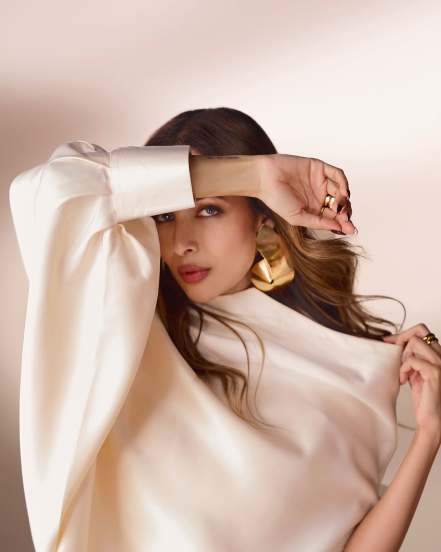 Malaika Arora’s Stunning Hot Photos at 50 Go Viral Fans Stunned by Her Dazzling Look