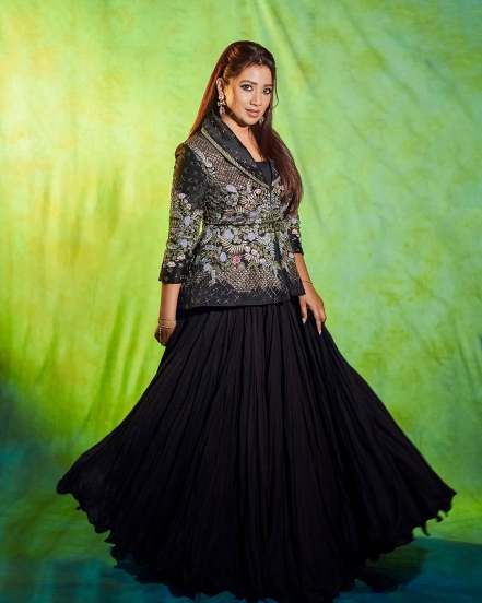 Shreya Ghoshal shares stunning photos in a pink lehenga to wish fans Shubho Nobo Borsho