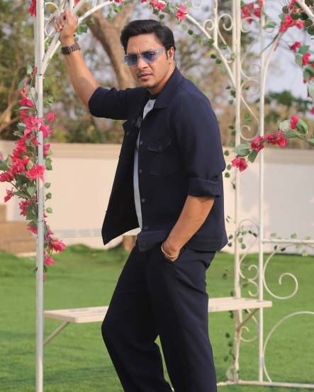 Shreyas Talpade’s Dashing Look Goes Viral, Fans Can’t Stop Gushing Over His Style