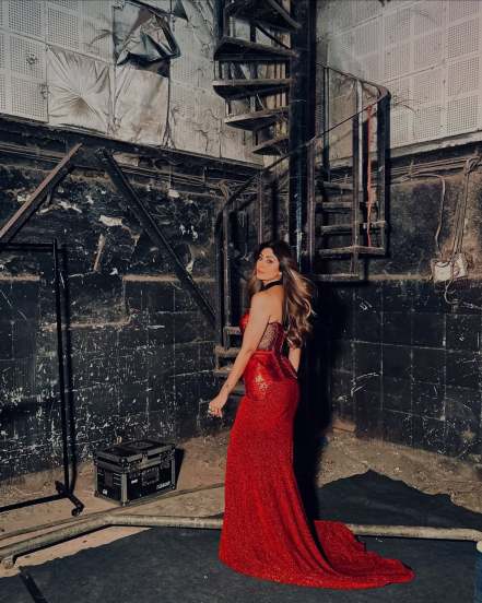 Fitness Queen Shilpa Shetty Stuns in Red Corset Top and Skirt, Viral Glam Photos Inside