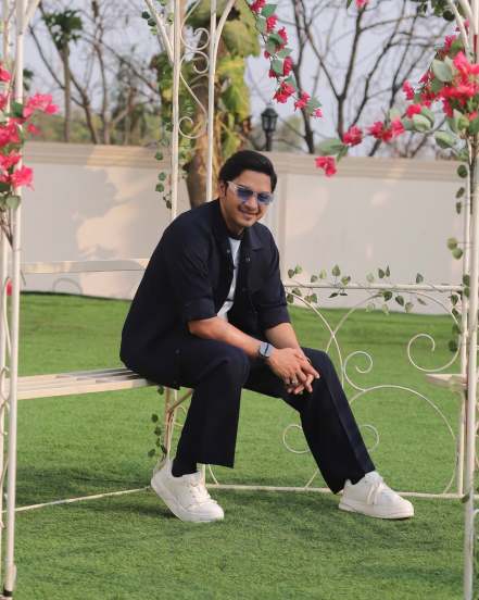 Shreyas Talpade’s Dashing Look Goes Viral, Fans Can’t Stop Gushing Over His Style