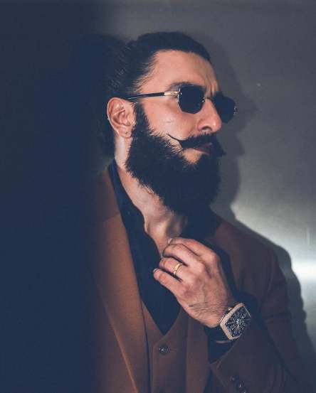 Ranveer Singh’s Dashing Look in Brown Suit and Beard Goes Viral Fans Love His Stylish Poses