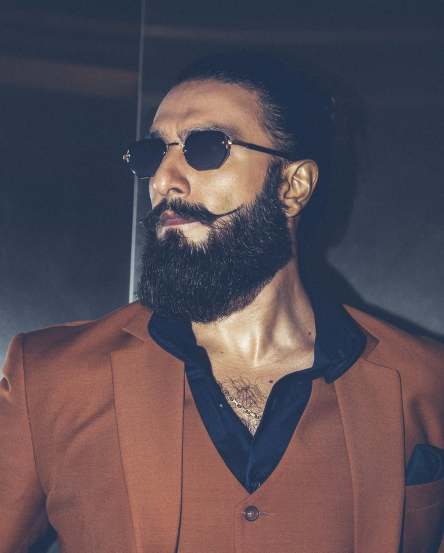 Ranveer Singh’s Dashing Look in Brown Suit and Beard Goes Viral Fans Love His Stylish Poses
