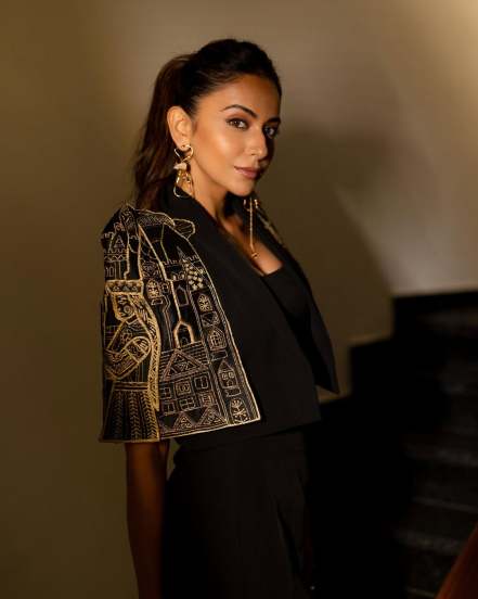 Rakul Preet Singh Turns Heads in Bold Black Suit, Fans Can’t Get Enough of Her Boss Look