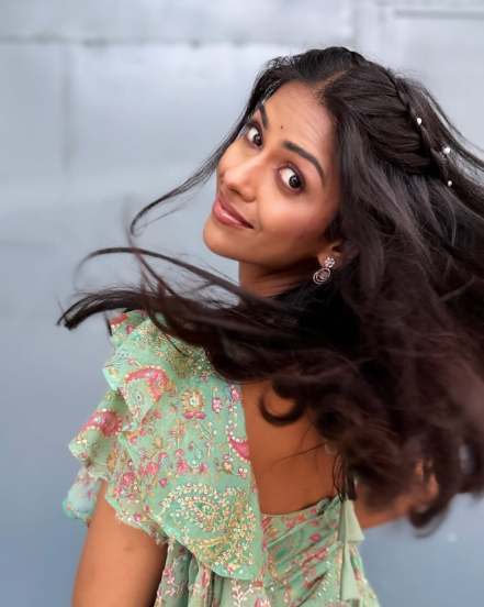 Swarda Thigale Ruffle Saree Look