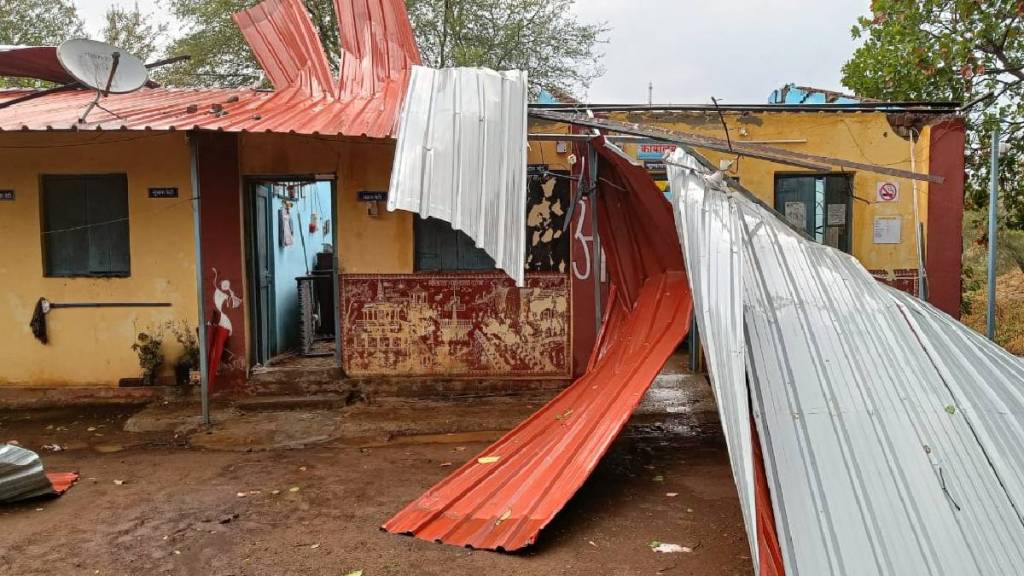 Unseasonal rains in Mokhada taluka of Palghar district mango cashew crops houses damaged