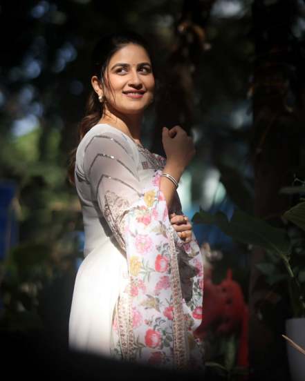 Vaidehi Parashurami White Dress Summer Look