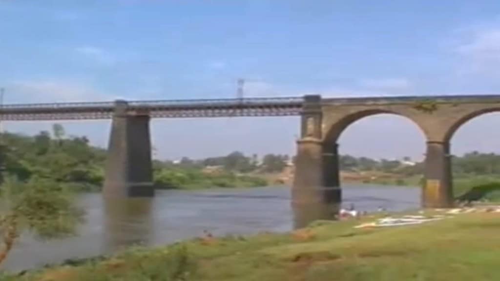 Atul Bhosale, old Koyna bridge, bridge , Atul Bhosale, old Koyna bridge, bridge ,