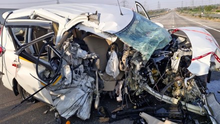 Car hits bridge, Samruddhi Highway, Car,
