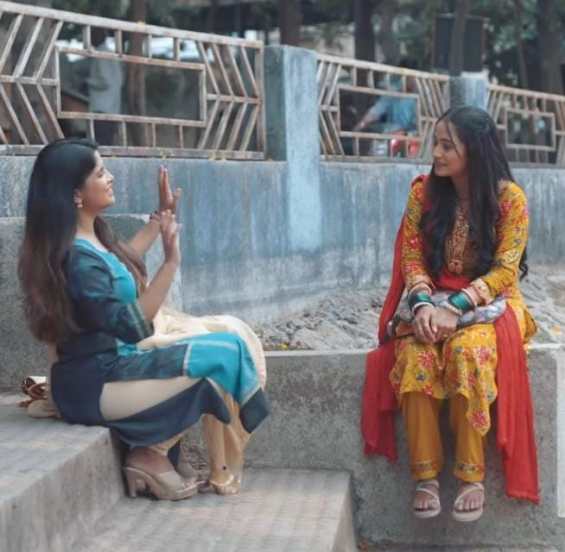 paaru fame aditya real life wife amruta deshmukh work in zee marathi lakshmi niwas