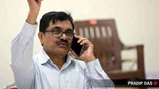 Anand Teltumbde foreign visit news in marathi