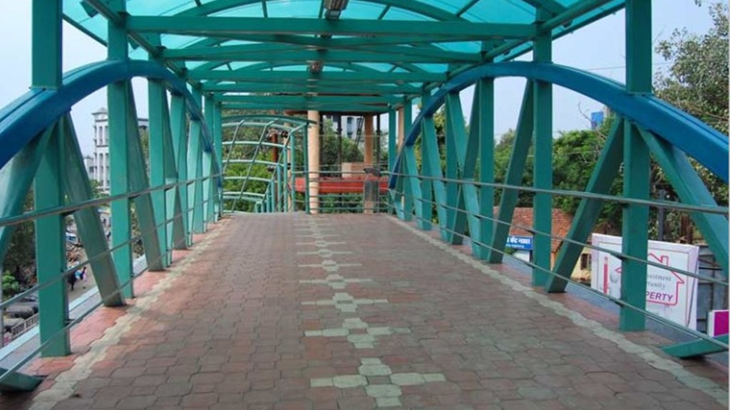 Mahim pedestrian bridge