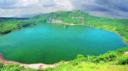 leaf crows Lonar Lake death