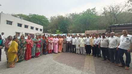 Congress protest at Jeevan Authority office for water problem
