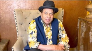 dharmendra spotted mumbai and bandage on his one eye video viral
