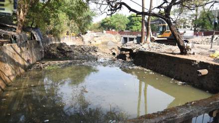 Amravati road The drainage is blocked the flyover work