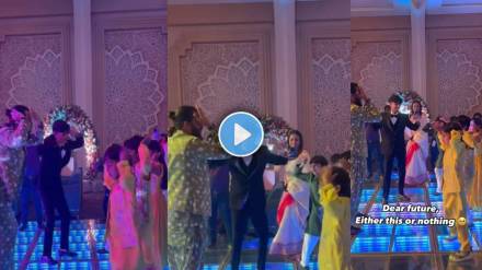 riteish deshmukh dance with two children wife genelia capture