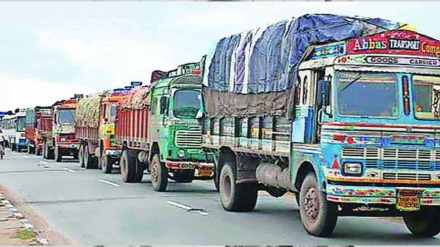 jalgaon heavy vehicle time news in marathi