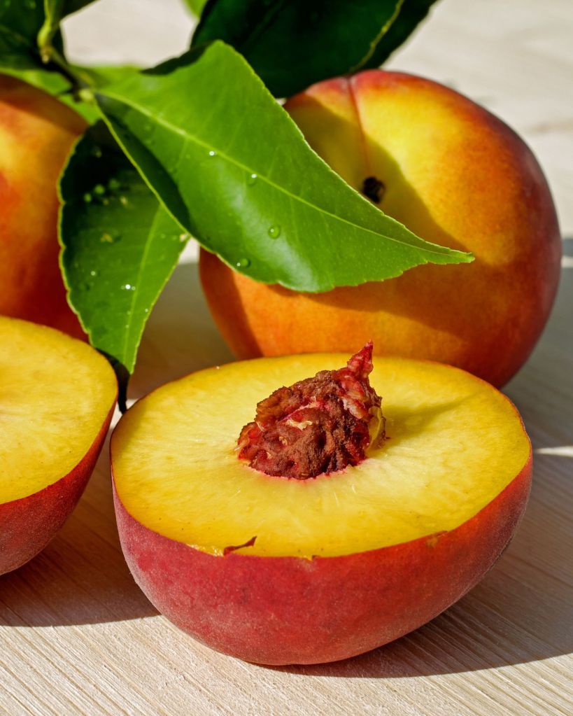 Benefits of eating peach in summer