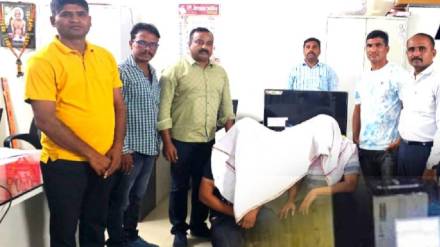Two caught red handed gambling on IPL matches in Buldhana city