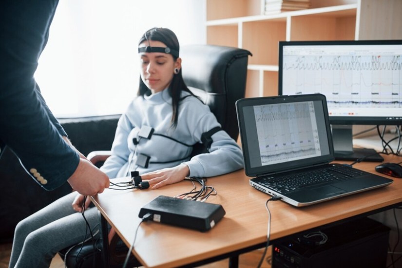 How does a polygraph work