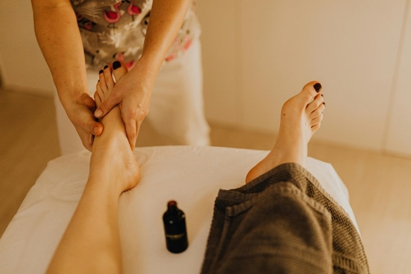 how to do pedicure at home