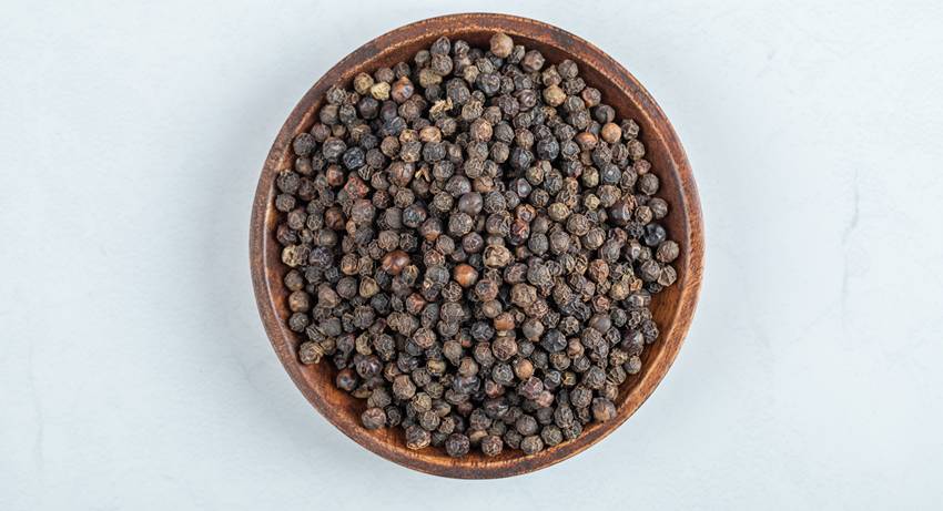 Why Eat 10 Black Peppers Daily?
